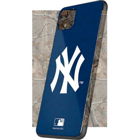 MLB New York Yankees - Solid Distressed Google Pixel 4 XL Skin